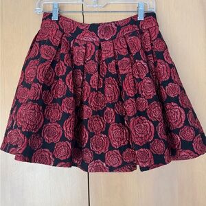 Alice + Olivia “Fizer” Red Roses Jacquard Mini Skirt – Size 4